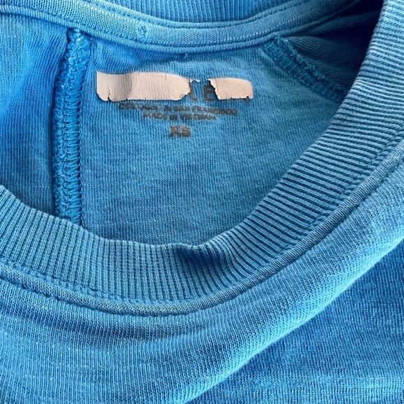 🌟Athleta Crew Necks Tank Tops & Shorts 5 piece Bundle! 4 Tops and 1 short - Picture 9 of 11